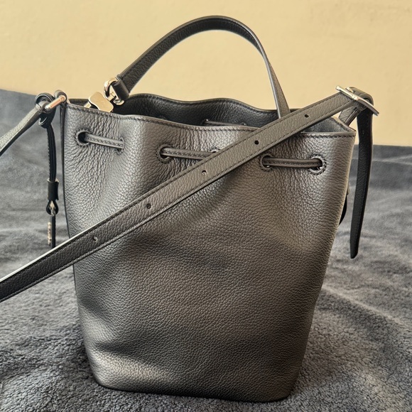 ALO Yoga Balance Leather Bucket Bag - Picture 8 of 10
